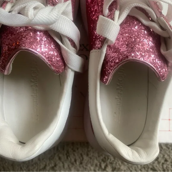 Alexander McQueen Oversized Sneaker in Glitter Pink - Picture 5 of 10